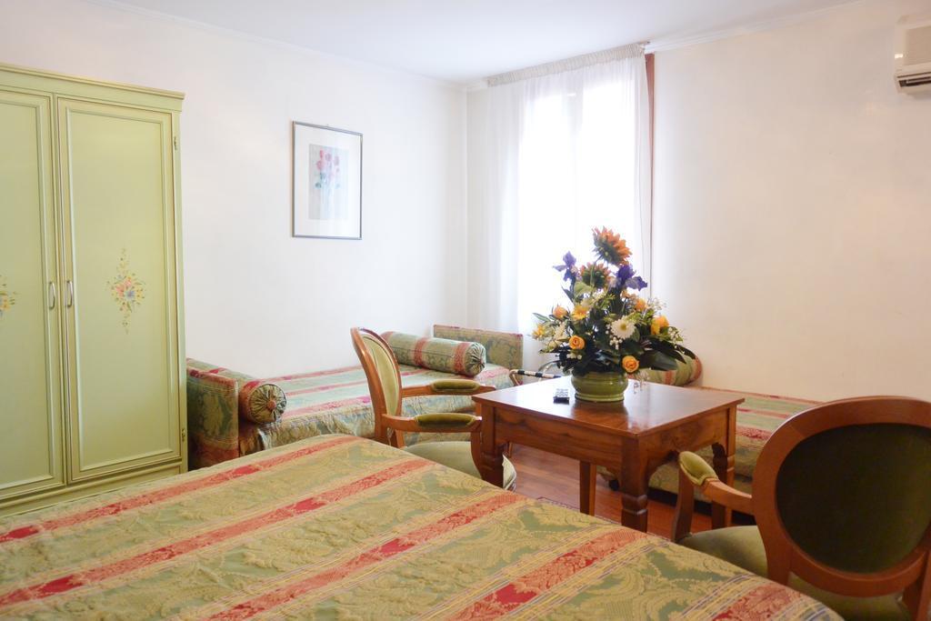 ונציה Hotel San Zulian מראה חיצוני תמונה