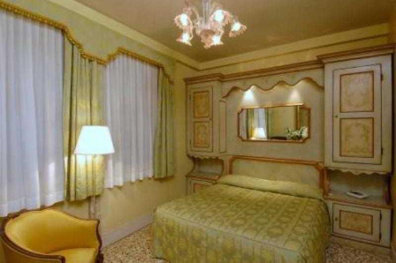 ונציה Hotel San Zulian מראה חיצוני תמונה