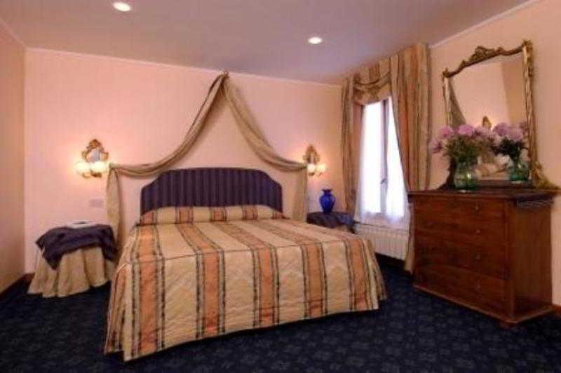 ונציה Hotel San Zulian מראה חיצוני תמונה